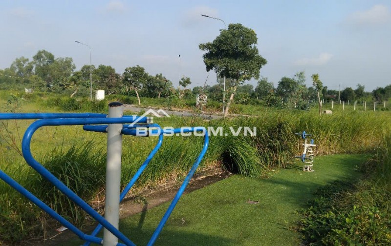 Cần bán gấp lô đất đẹp 126m2-SHR-nằm ở Tân Túc - Giá TL