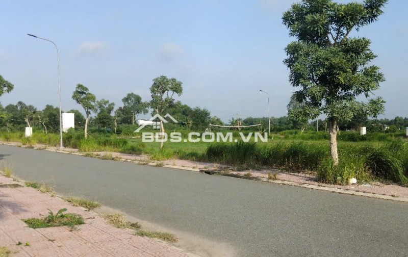 Cần bán gấp lô đất đẹp 126m2-SHR-nằm ở Tân Túc - Giá TL