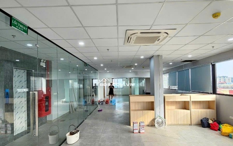 Bán toà VP mặt phố Vũ Tông Phan, lô góc 3 thoáng, vỉa hè, 310m2 x 10 tầng x MT 11m 143 tỷ