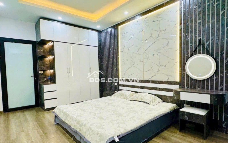 Siêu phẩm lô góc tập thể tầng 1 Trường Chinh 3 mặt thoáng, full đồ ở ngay. ô tô đỗ cầu thang 3PN + 2WC khép kín giá nhỉnh 4 tỷ dt 85 m2
