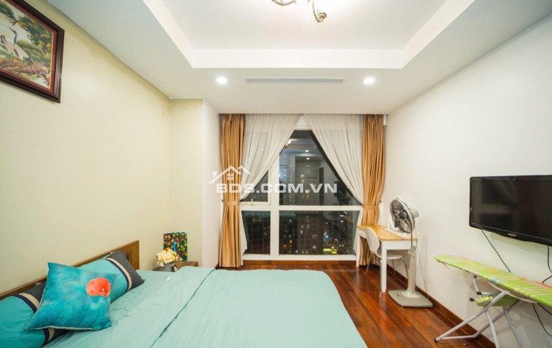 ROYAL CITY - R2 145m² - Tầng cao - Căn hộ chung cư - 3PN Hướng ban công Đông Nam Nội thất cơ bản