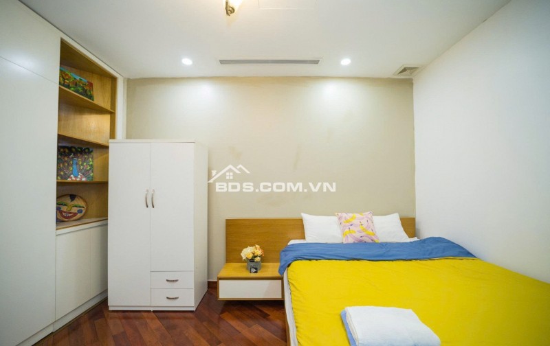 Căn to giá rẻ tại ROYAL CITY giá đẹp nhà tầng cao .
