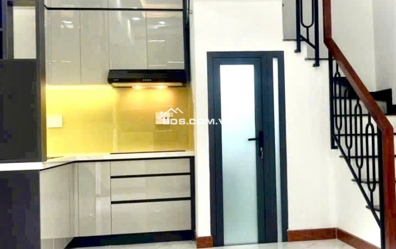 Hẻm xe hơi Quận 10- ĐH Kinh Tế- 3 Phòng ngủ 4 Tầng 5m ngang: 6 Tỷ hơn (số tiến 3456) VŨ 0933910039