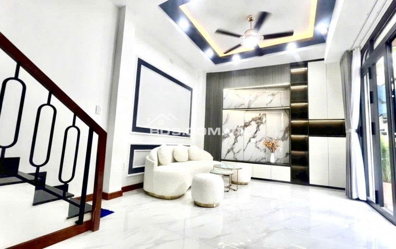 Hẻm xe hơi Quận 10- ĐH Kinh Tế- 3 Phòng ngủ 4 Tầng 5m ngang: 6 Tỷ hơn (số tiến 3456) VŨ 0933910039