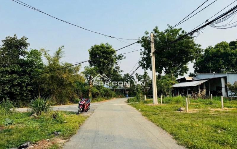 ĐẤT SÁT ỦY BAN TT TÂN TÚC 95M2 - FULL THỔ CƯ XÂY DỰNG Ở NGAY
