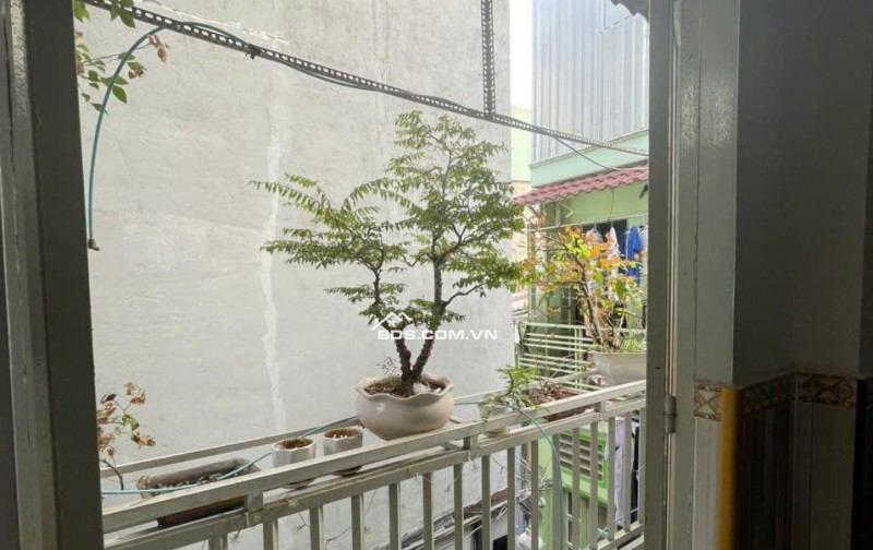 Nhà 1 Trệt 2 Lầu Tân Phú HCM – Gần Trung Tâm, Tiện Ích Đủ Đầy