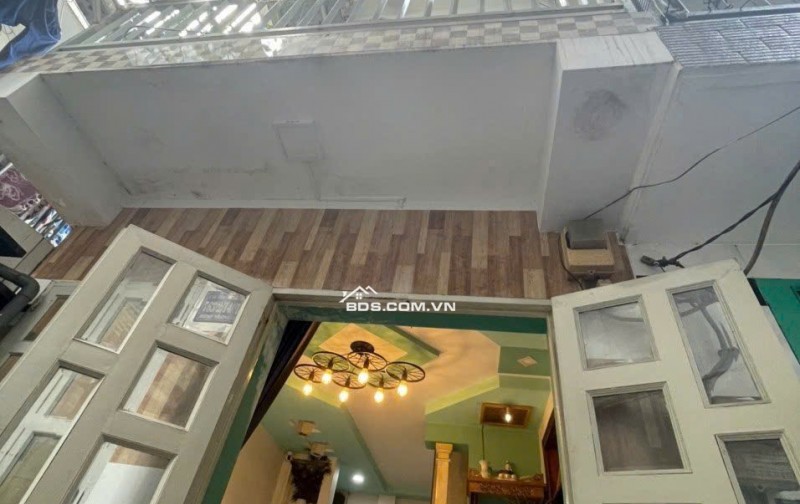 Nhà 1 Trệt 2 Lầu Tân Phú HCM – Gần Trung Tâm, Tiện Ích Đủ Đầy
