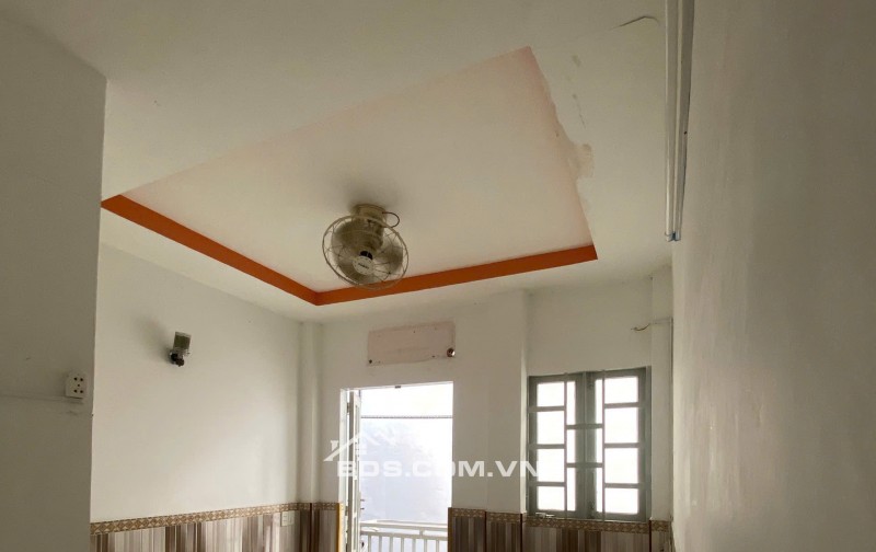 Nhà 1 Trệt 2 Lầu Tân Phú HCM – Gần Trung Tâm, Tiện Ích Đủ Đầy