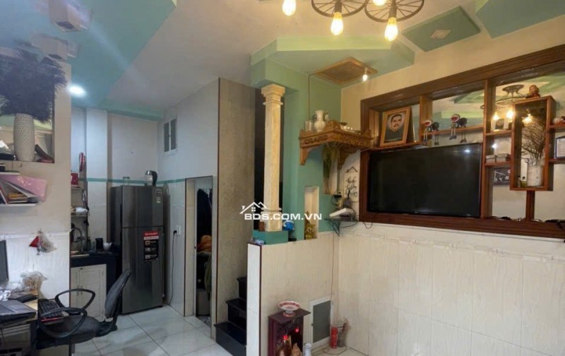 Nhà 1 Trệt 2 Lầu Tân Phú HCM – Gần Trung Tâm, Tiện Ích Đủ Đầy
