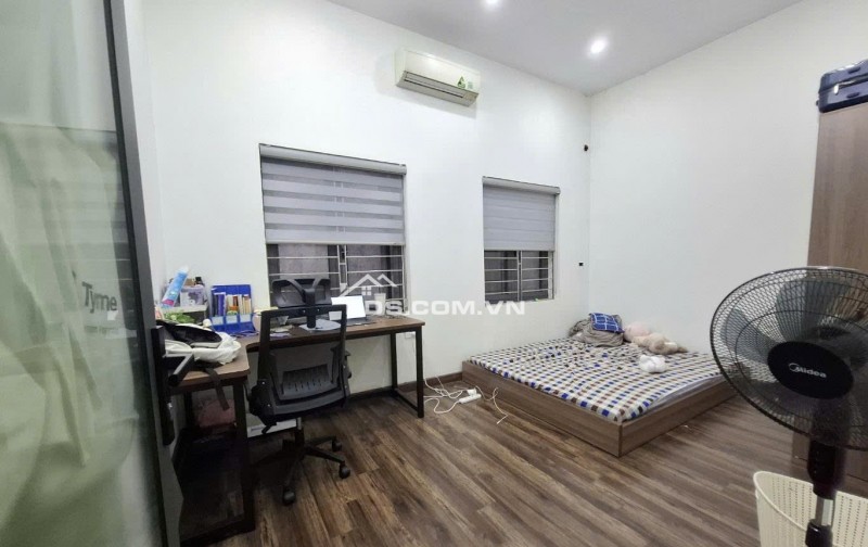 Nhà Trần Quốc Hoàn 60m2 x 4T x MT5m, PLô, ô tô, giá 21.8 tỷ