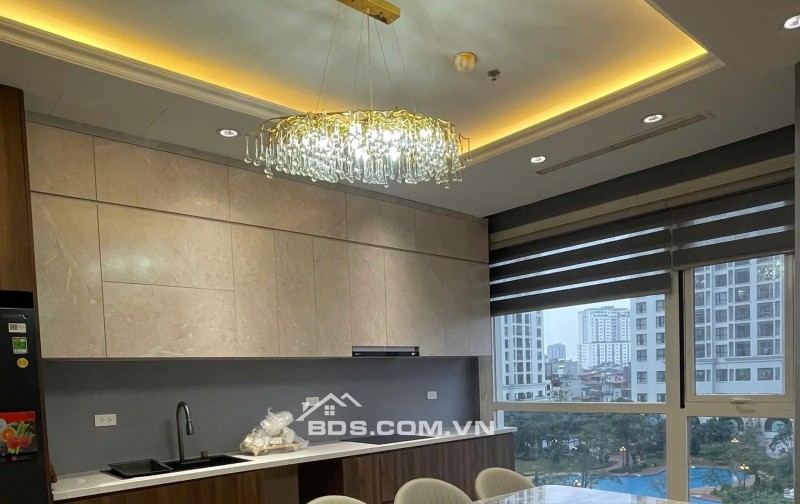 Bán Căn Hộ  Royal City 130m² – 2PN Rộng Rãi – View Đẹp – Tầng Cao – Hướng  Mát Mẻ