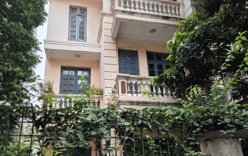 Bán nhà Võng Thị - Lô góc, Cạnh Hồ, Vị trí đẳng cấp, An sinh tuyệt vời, 95m2, giá 30.9 tỷ