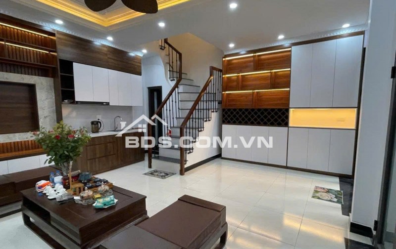 SIÊU PHẨM TÂY HỒ MỚI ĐẸP Ở NGAY FULL NỘI THẤT  RẤT HIẾM , CÁCH PHỐ 30M NGÕ THÔNG - TRÍCH SÀI - VÕNG THỊ - THỤY KHUÊ VÀI PHÚT ĐI BỘ RA HỒ TÂY 42M  SỔ