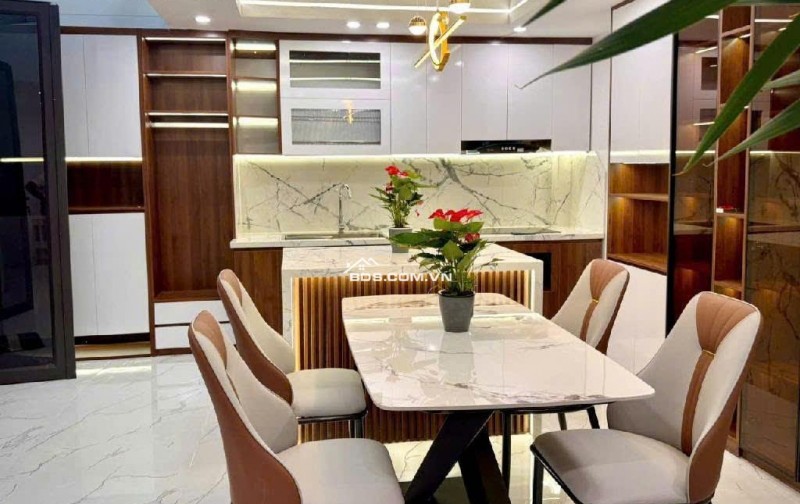 SIÊU HOT HIT HÀNG HIẾM BAY TRONG NGÀY - TRUNG TÂM THANH XUÂN - NGÕ VIP. 41x6 tầng.