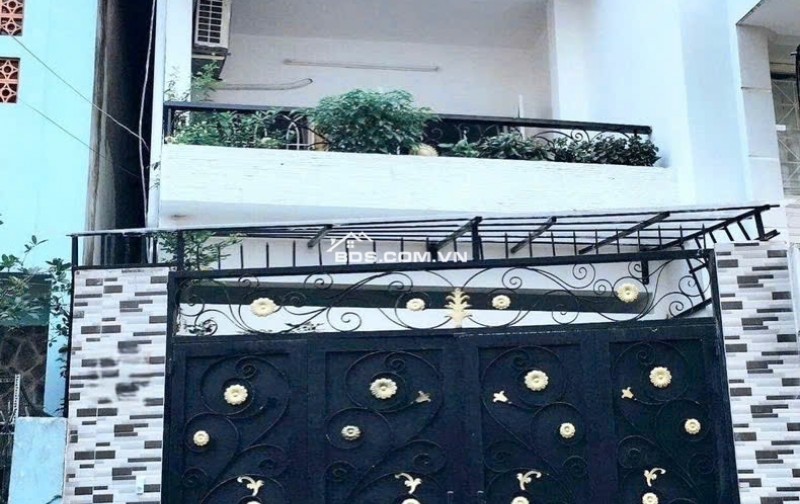 22 Triệu: nguyên căn XE HƠI TRONG NHÀ- Hoàng Hoa Thám- 3 Tầng 4 Phòng- Bếp & 4 Máy Lạnh. 0933910039