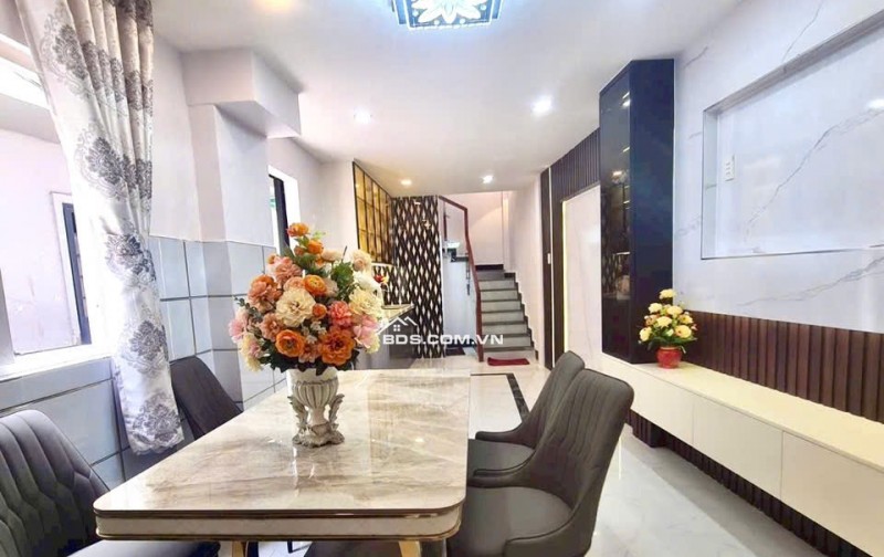 4 Tỷ nhỉnh: Cầu vượt 3/2 Quận 10 - Căn góc 2 view 3 Phòng ngủ 4 Tầng Full nội thất. VŨ 0933910039