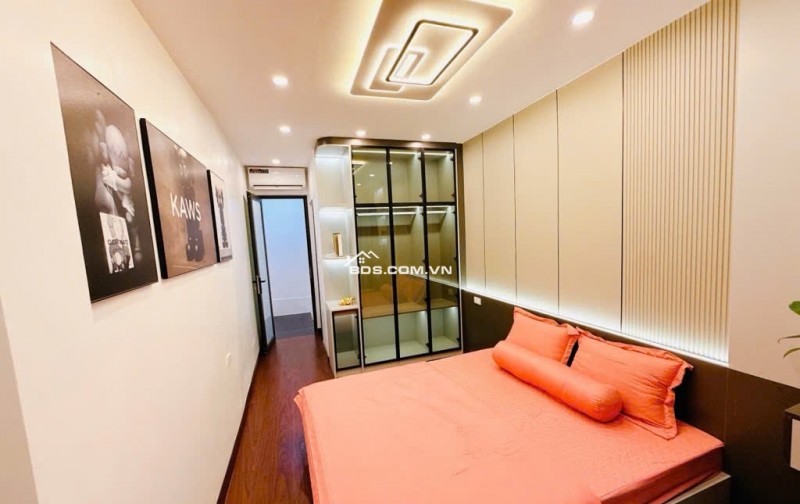 Bán Nhà mặt phố Hoàng Văn Thái – 30m²x 2 tầng – Kinh doanh sầm uất – Giá chỉ 5.19 tỷ!