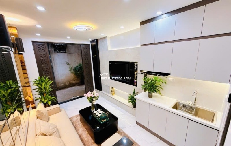 Bán Nhà mặt phố Hoàng Văn Thái – 30m²x 2 tầng – Kinh doanh sầm uất – Giá chỉ 5.19 tỷ!