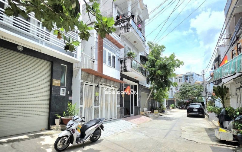Bán Nhà Xe Hơi Vào Tận Nơi – Đường Trước Nhà 8m – Huỳnh Tấn Phát Nhà Bè