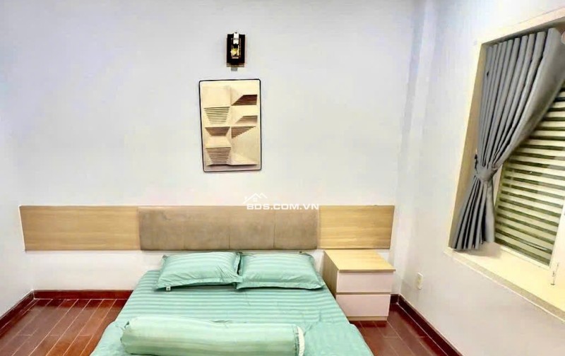 22 Triệu: thuê nguyên căn Quận 1 Nguyễn Trung Ngạn cầu Ba Son- 3 tầng 3 phòng ngủ 3wc Full nội thất