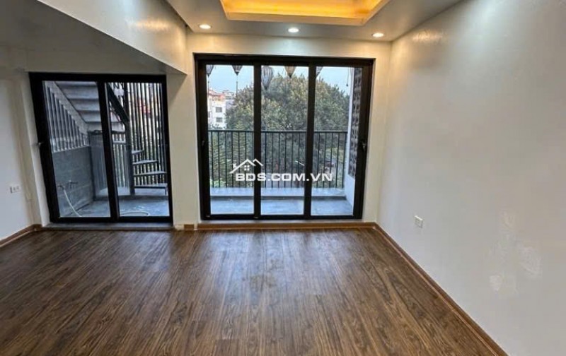 Bán nhà mặt phố Cù Chính Lan, Thanh Xuân, Ô tô đỗ cửa, Kinh Doanh tốt, 10.6 tỷ