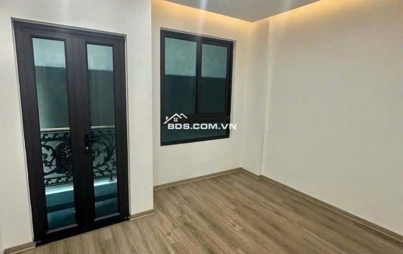 Bán nhà ngõ Đường Láng, Đống Đa, 40m2 x 5 tầng, 6PN, Sổ Đỏ, 10.5 tỷ. LH: 0568433999