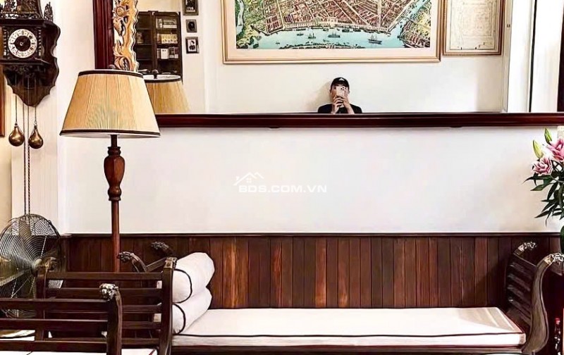 28 Triệu: thuê nguyên căn Quận 1- ĐIỆN BIÊN PHỦ CMT8- cao 5 tầng thông suốt có Lửng. VŨ 0933910039