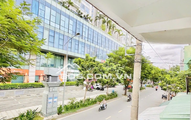 8 Tỷ nhỉnh: MẶT TIỀN Quận 10 cư xá Đồng Tiến, căn góc 2 mặt tiền 3 tầng, thu nhập 1Ty3. 0933910039
