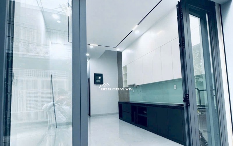 18 Triệu: thuê nguyên căn mới xây Quận 4- MẶT TIỀN đường số- 4x8- 4 Tầng 3 Phòng ngủ. VŨ 0933910039