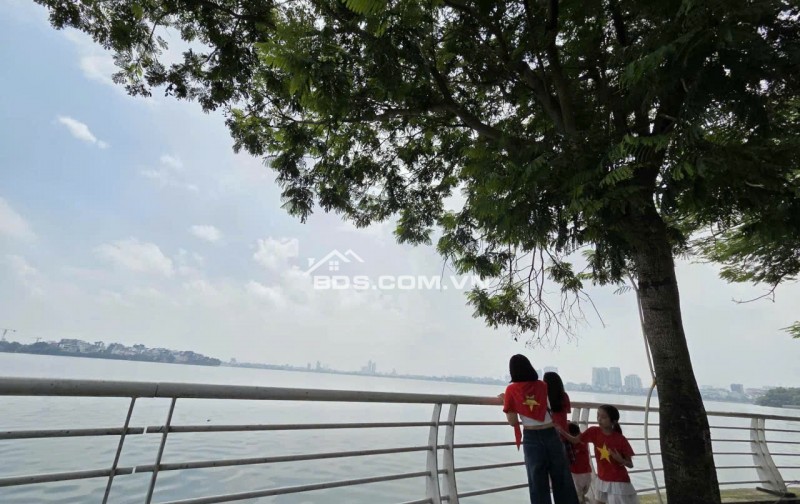 Bán Đất khu Lạc Long Quân, 85m2 Lô góc, Ngõ thông, Dòng tiền, An sinh tốt, Giá 12.5 Tỷ
