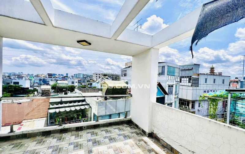 HẺM XE TẢI - PHẠM VĂN ĐỒNG , BÌNH THẠNH ,  XE HƠI NGỦ TRONG NHÀ-NHÀ MỚI 5 TẦNG 8.5 TỶ