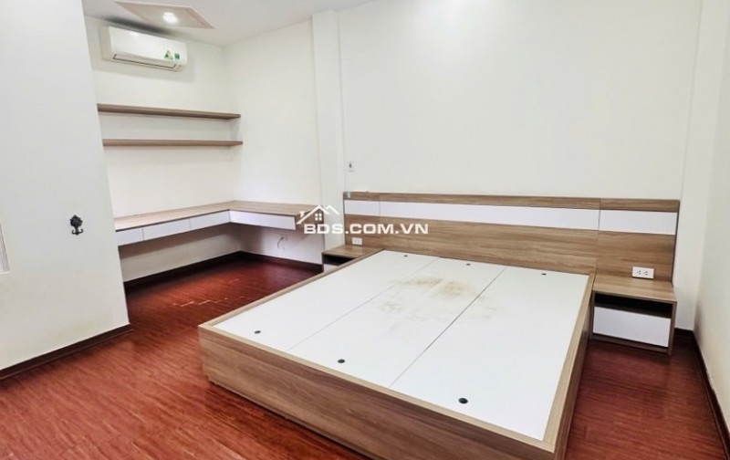 Bán nhà đẹp Dương Khuê - 10m ô tô - lô góc - ở ngay