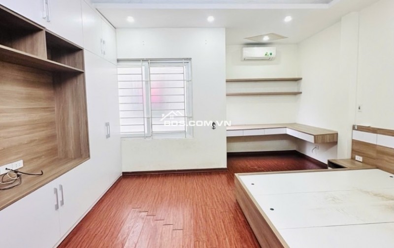 Bán nhà đẹp Dương Khuê - 10m ô tô - lô góc - ở ngay