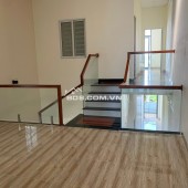 Bán ngôi nhà 3 tầng trên con đường 10.5m đẹp nhất khu đô thị Nam Hòa Xuân