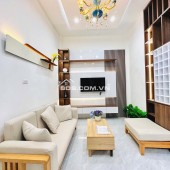 Nhà đẹp , view thoáng gần ĐH Thăng Long , 42 m2 x 5 tầng, mặt tiền 4,5m ,7,42 tỷ