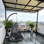 Bán nhà đẹp Long Biên, ngõ rộng ô tô 7 chỗ, có thang máy, sổ đỏ sẵn sàng giao dịch.