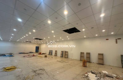 Cho thuê mặt bằng kinh doanh (vị trí đẹp) mặt tiền đường Quốc Lộ 13 Hiệp Bình Phước, Thủ Đức