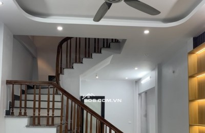 BÁN NHÀ ĐẸP 2.25 TỶ 3 TẦNG 51M2 ( HƯỚNG ĐÔNG ) NGÕ ĐƯỜNG KÊNH