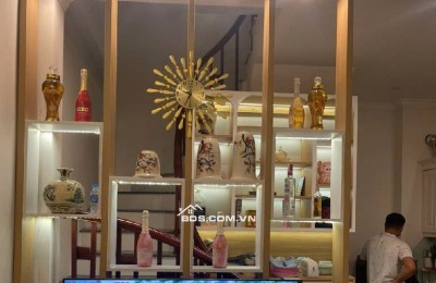 Bán nhà Ngọc Lâm- Long Biên 32m- nhỉnh 6 tỷ ( TL)