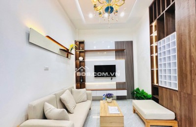 Nhà đẹp , view thoáng gần ĐH Thăng Long , 42 m2 x 5 tầng, mặt tiền 4,5m ,7,42 tỷ