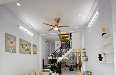 BÁN NHÀ Tân Bình, 42m2, 3 tầng, hẻm 6m, gần Trường Chinh, 4.x tỷ