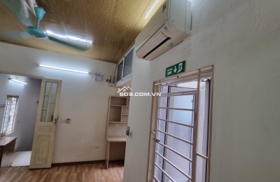 nhà bán 46m cầu giấy 7,8ty vài bước chân ra phố