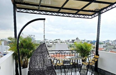 Bán nhà đẹp Long Biên, ngõ rộng ô tô 7 chỗ, có thang máy, sổ đỏ sẵn sàng giao dịch.