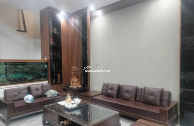 Bán nhà Võng Thị - Tây Hồ, Lô góc, gần phố, 90m2 x 3 tầng, giá 20.9 Tỷ