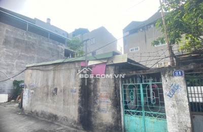 Bán đất chính chủ hơn 100m2 - MT 9m, sâu 13m chia 2 mảnh, mặt ngõ 4m phố Trường Lâm, đang cho thuê.