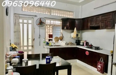 Bán nhà 2 mặt tiền giá rẽ 6ty1 hẻm thông thoáng, đang cho thuê 12 triệu/tháng