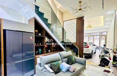 Nhà Quận 1- mặt tiền Phường Tân Định- xe hơi trong nhà 60m2 cao 3 Tầng NT sịn: 18 Tỷ. VŨ 0933910039