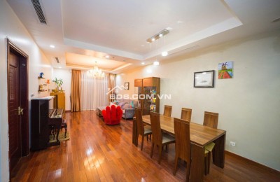 Căn to giá rẻ tại ROYAL CITY giá đẹp nhà tầng cao .