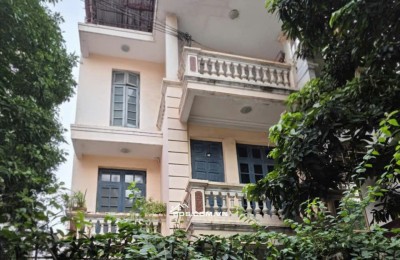 Bán nhà Võng Thị - Lô góc, Cạnh Hồ, Vị trí đẳng cấp, An sinh tuyệt vời, 95m2, giá 30.9 tỷ