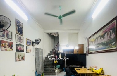 ĐỐNG ĐA - CHỈ 8 TỶ CÓ NHÀ 33M X 4 TẦNG - NGÕ THÔNG, KINH DOANH, 10M RA Ô TÔ TRÁNH, Ô TÔ  DỪNG ĐỖ NGÀY ĐÊM  
